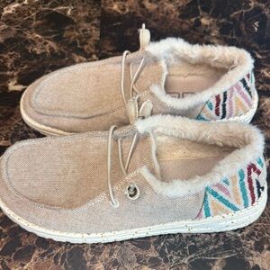 Hey Dude Cream Cozy Slippers with Plush Lining